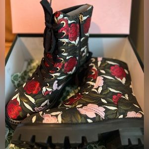 Kate Spade Merritt Lug Boots Rose Brocade Booties BlK Red Pink 7.5 NIB HOST PICK